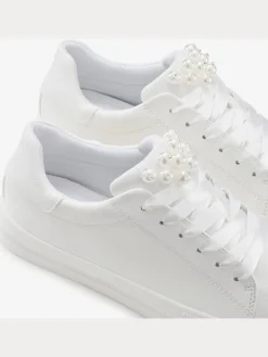 LASCANA Baskets<Baskets perles décoratives discrètes pour un look original