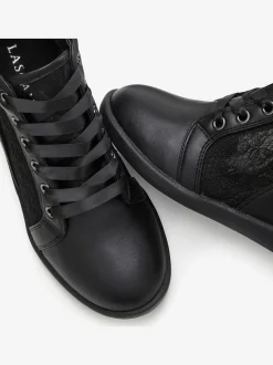 LASCANA Baskets<Baskets sneakers élégantes avec empiècement en dentelle tendance, idéales comme chaussures de mariée