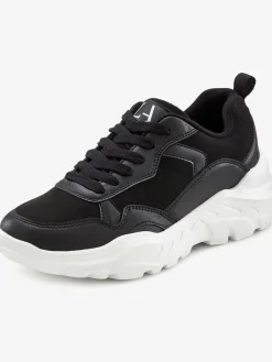 LASCANA Baskets<Baskets talon légèrement compensé au style chunky tendance