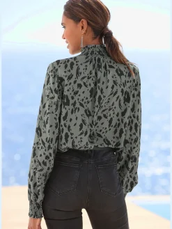 LASCANA Chemisiers<Chemisier à manches longues col montant smocké avec bordure volantée