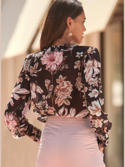 LASCANA Chemisiers<Chemisier en mousseline col v à bordure