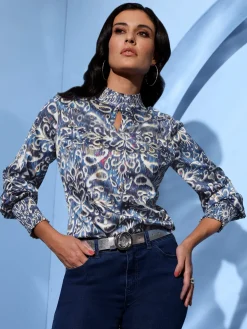 Creation L Chemisiers<Chemisier en satin col montant smocké et fente féminine