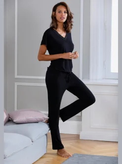 LASCANA Pyjamas<Pyjama élégant avec dentelle