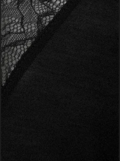 LASCANA Pyjamas<Pyjama séduisant avec empiècement en dentelle