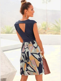 LASCANA Robes<Robe d'été robe en jersey dos nu avec jupe à motifs