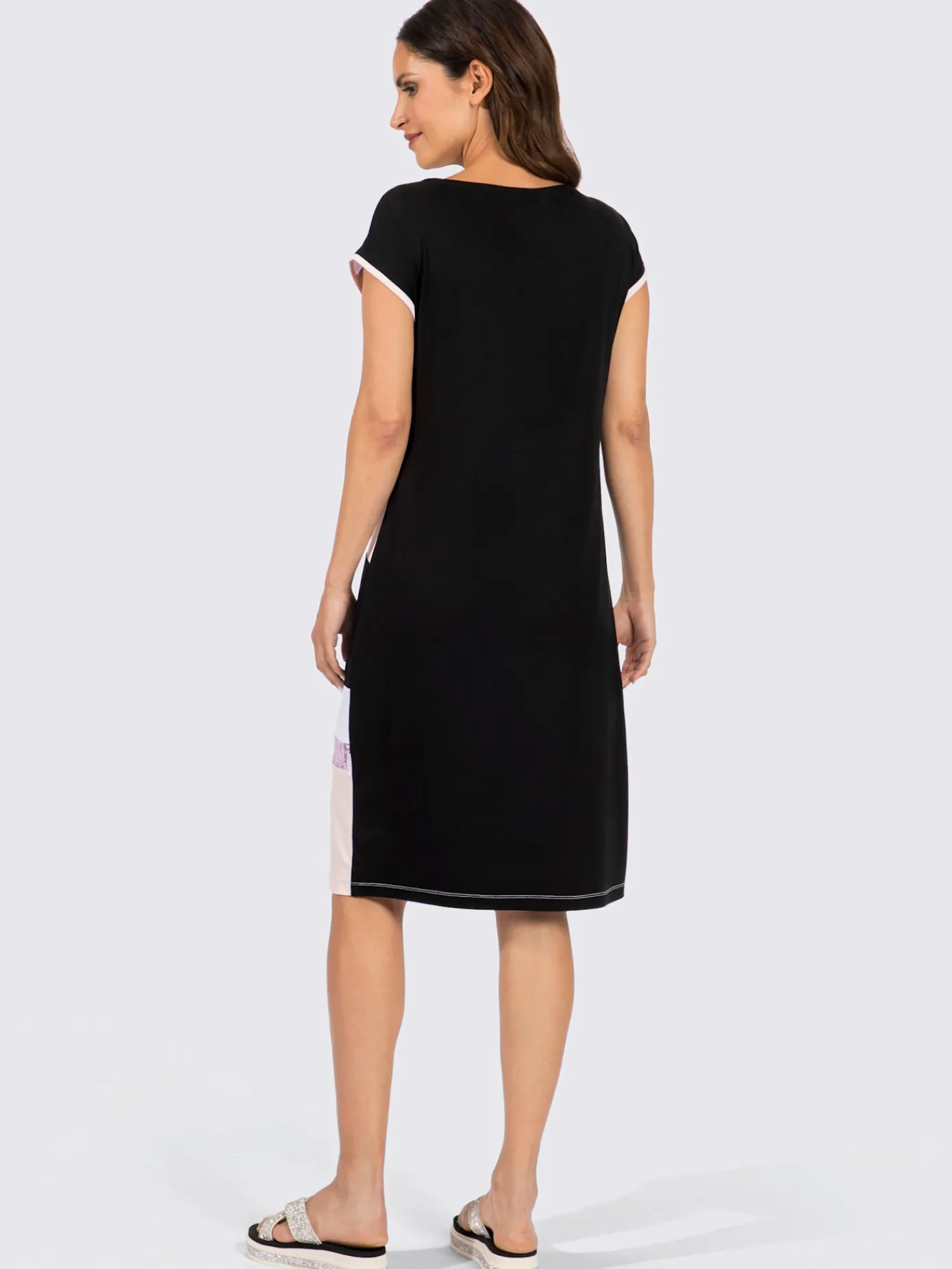 Robes<Robe en jersey orné de paillettes brillantes