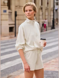 Copenhagen Studios Shorts Et Bermudas|Pantalons<Short en matière sweat short détente avec poches latérales fendues