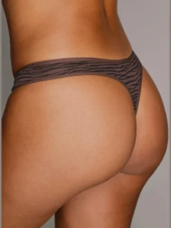 LASCANA Strings|Culottes<String finitions élastiques et plates à la taille et aux échancrures