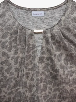 LASCANA T-Shirts<T-shirt à manches 3/4 accessoire décoratif couleur or sur le décolleté