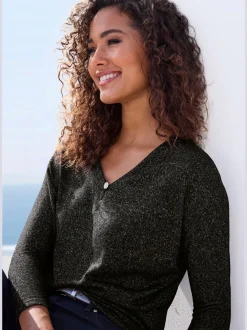 LASCANA T-Shirts<T-shirt à manches 3/4 bouton brillant à strass au niveau de l'encolure