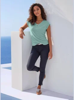 LASCANA T-Shirts<T-shirt à manches courtes bouton brillant à strass au niveau de l'encolure