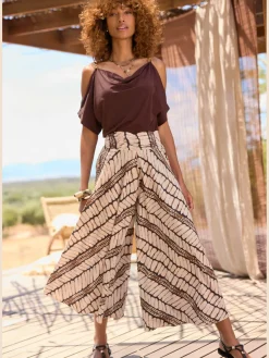 LASCANA T-Shirts<T-shirt à manches courtes chaînes dorées en guise de bretelles