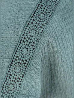 Vivance T-Shirts<T-shirt à manches courtes empiècement crochet fin aux épaules