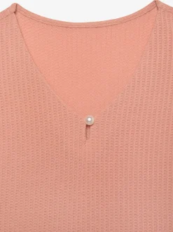 LASCANA T-Shirts<T-shirt à manches courtes encolure en v avec petite fente et perle décorative