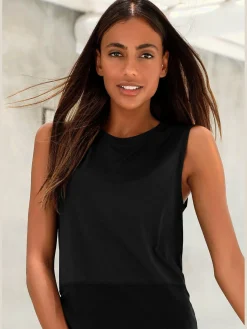 LASCANA ACTIVE T-Shirts<T-shirt à manches courtes haut court en jersey