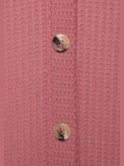 LASCANA T-Shirts<T-shirt à manches courtes patte de boutonnage fantaisie tendance et boutons imitation corne