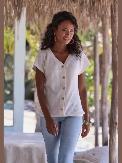 LASCANA T-Shirts<T-shirt à manches courtes patte de boutonnage fantaisie tendance et boutons imitation corne