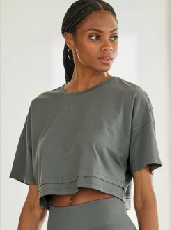 LASCANA T-Shirts<T-shirt à manches courtes t-shirt court à la coupe ample