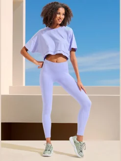 LASCANA T-Shirts<T-shirt à manches courtes t-shirt court à la coupe ample