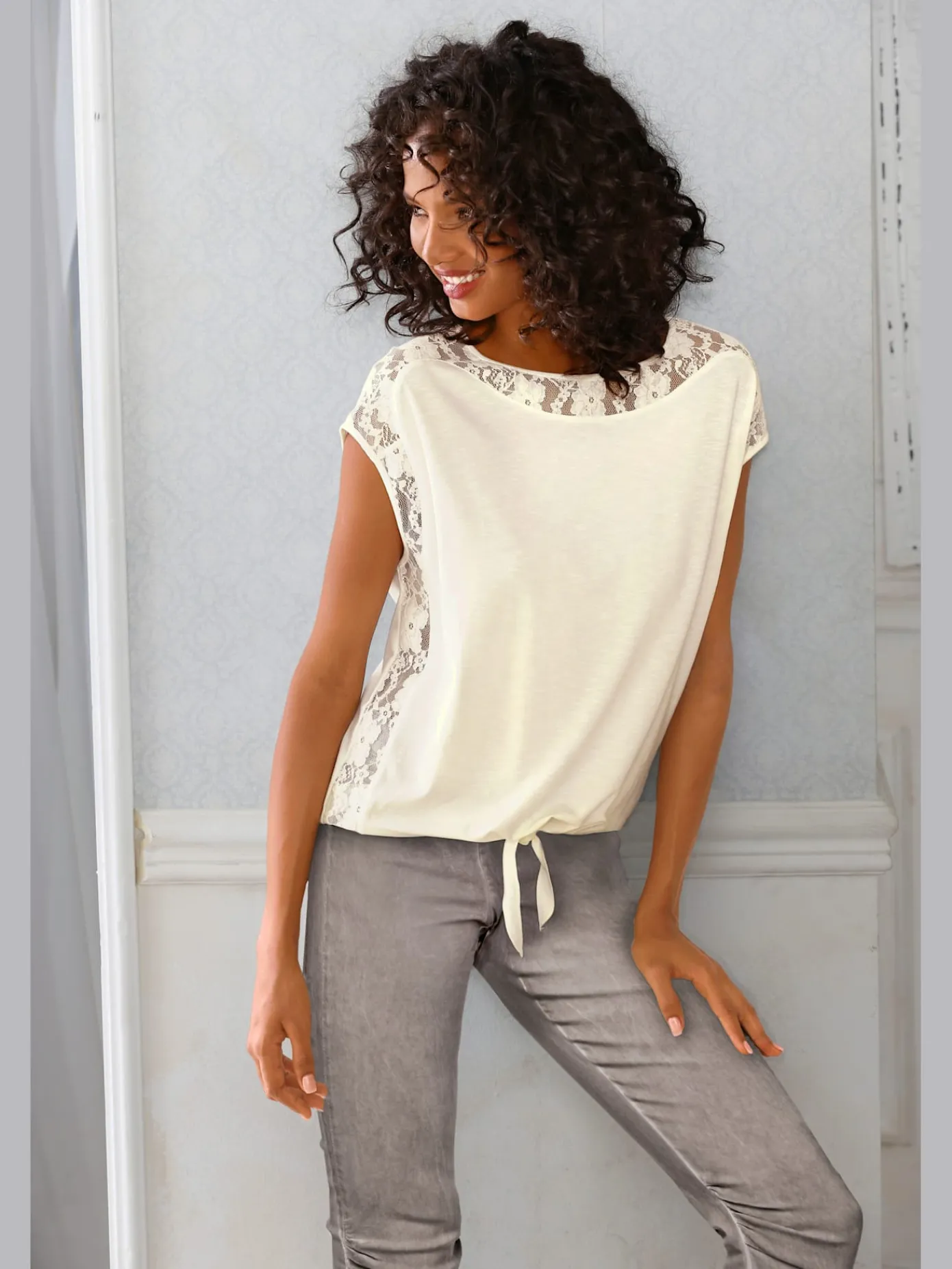 Linea Tesini T-Shirts<T-shirt en dentelle look romantique