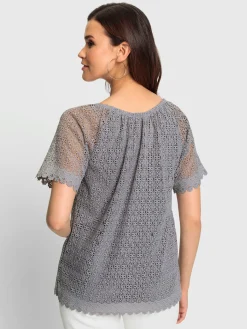 Fair Lady T-Shirts<T-shirt en dentelle opaque avec doublure