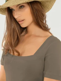 Linea Tesini T-Shirts<T-shirt grande encolure carrée