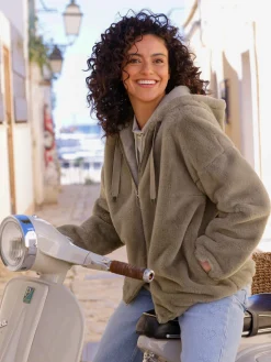 Vestes<Veste imitation fourrure allure tendance