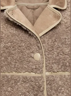 LASCANA Vestes<Veste imitation fourrure fermeture par 3 boutons recouverts de tissu