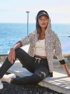 LASCANA T-Shirts<Veste sweat à capuche confortable