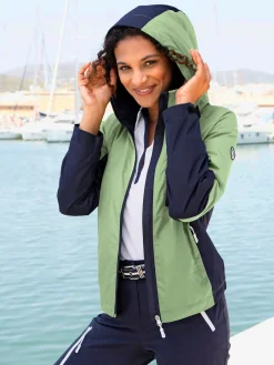 Collection L Vestes<Veste technique capuche amovible grâce à une glissière